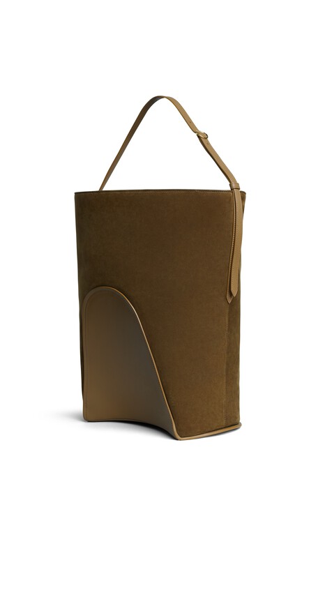 ALA&Iuml;A HIP LARGE BUCKET BI-MATERIAL BAG IN LEATHER KAKI - View 2