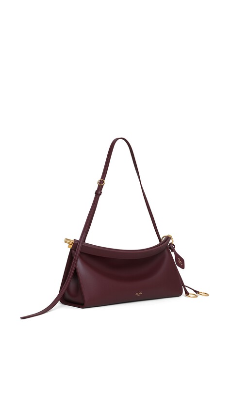 ALA&Iuml;A LE CLICK EAST WEST MEDIUM BAG IN CALFSKIN GARNET RED - View 2