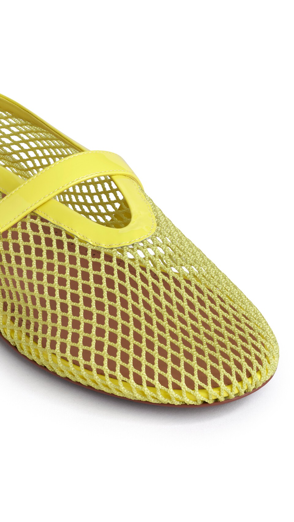 ALA&Iuml;A BALLET FLATS IN FISHNET LEMON YELLOW - View 3