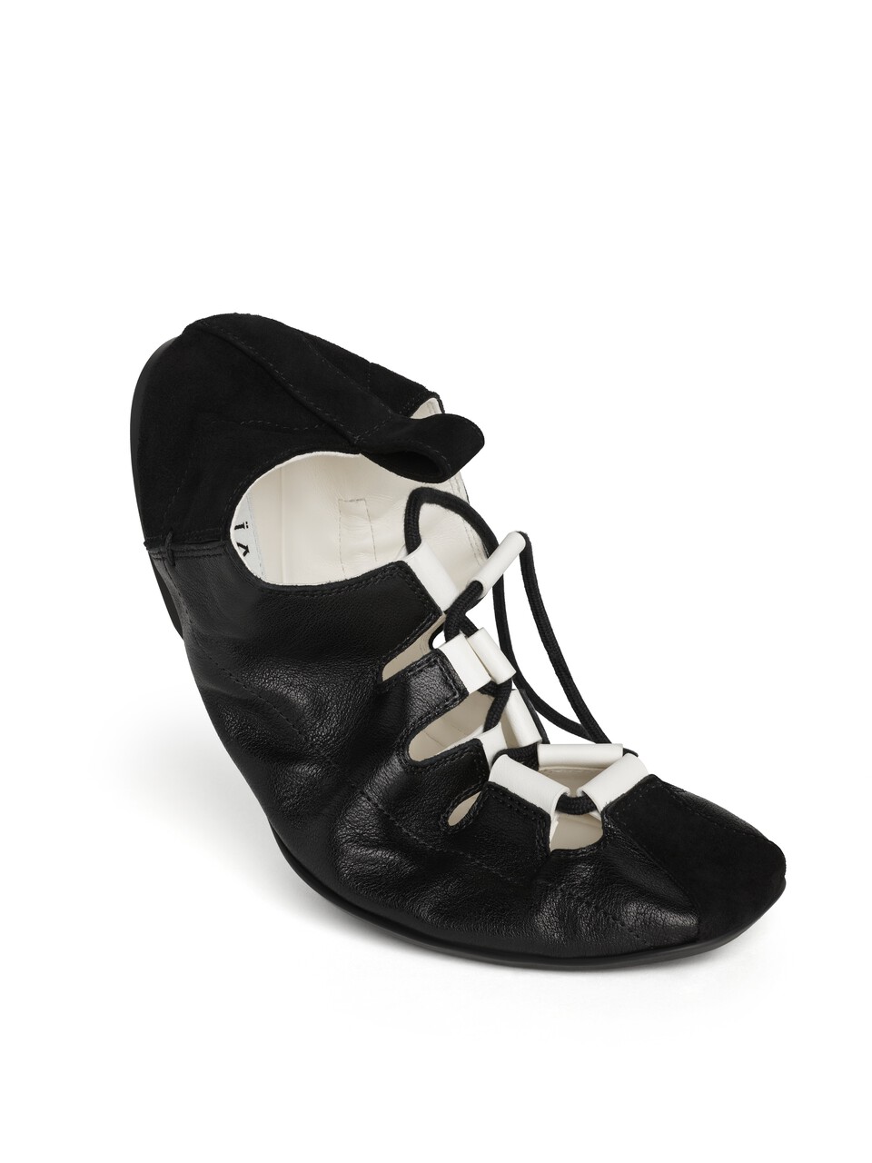 ALA&Iuml;A  FOLD LACED FLATS IN LEATHER BLACK - View 3