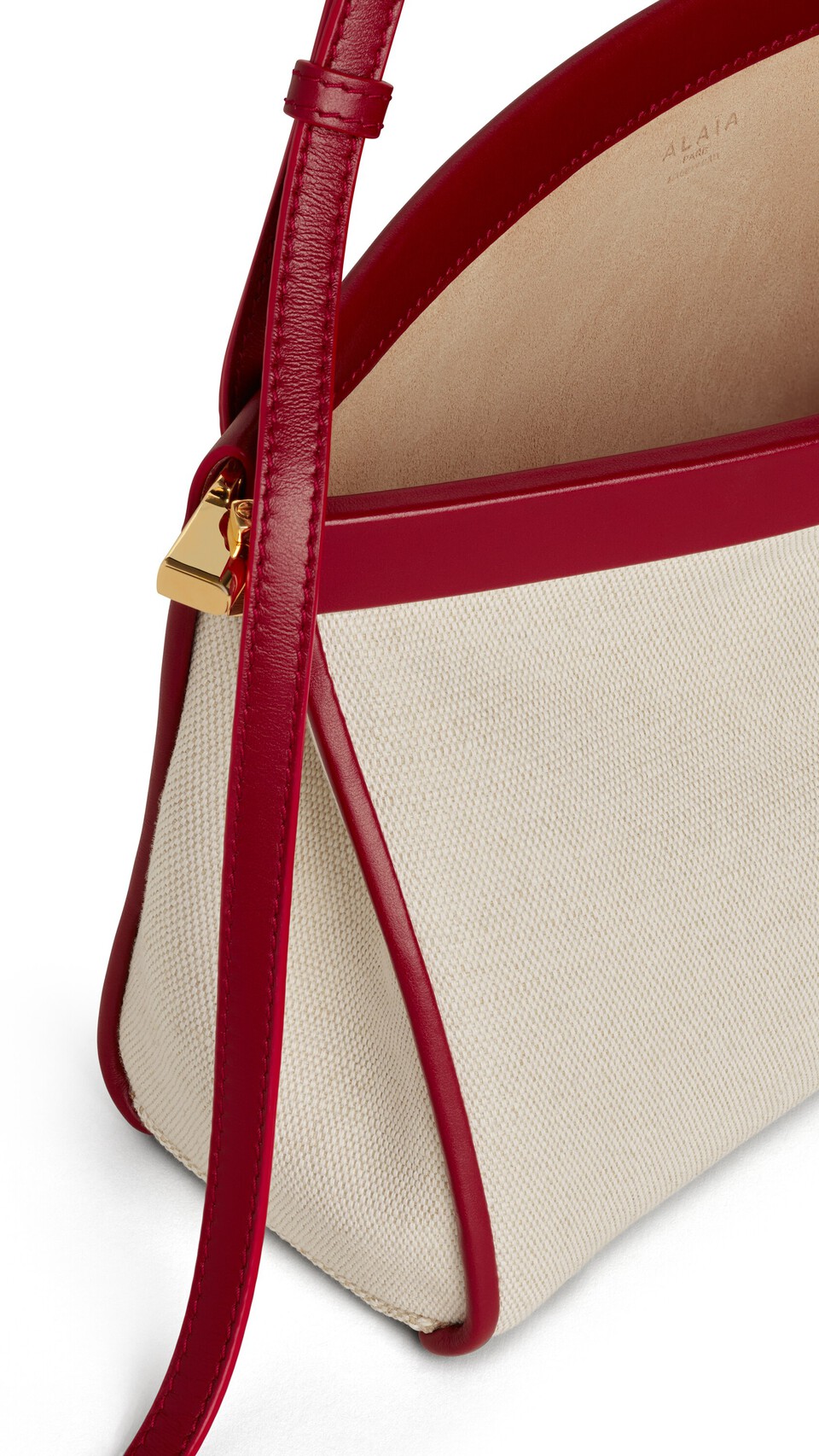 ALA&Iuml;A LE CLICK EAST WEST MEDIUM BAG IN CANVAS NATURAL/RED - View 3