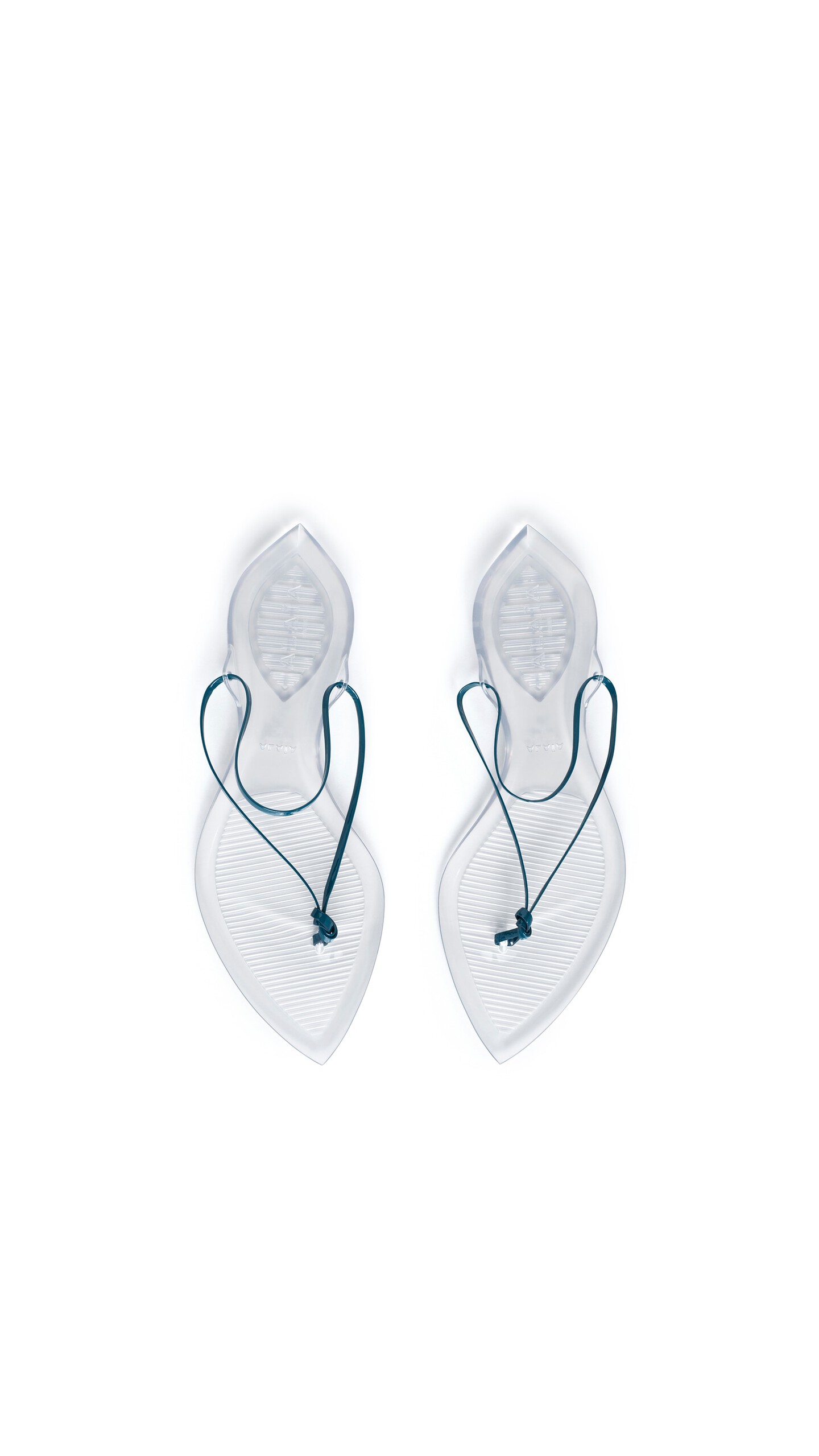 ALA&Iuml;A INVISIBLE THONG IN PATENT LEATHER CHINA BLUE - View 4
