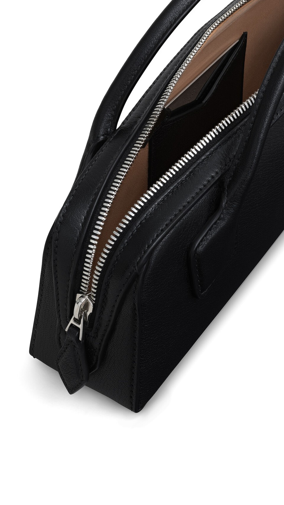 ALA&Iuml;A LE TECKEL CLUTCH IN GOATSKIN BLACK - View 3