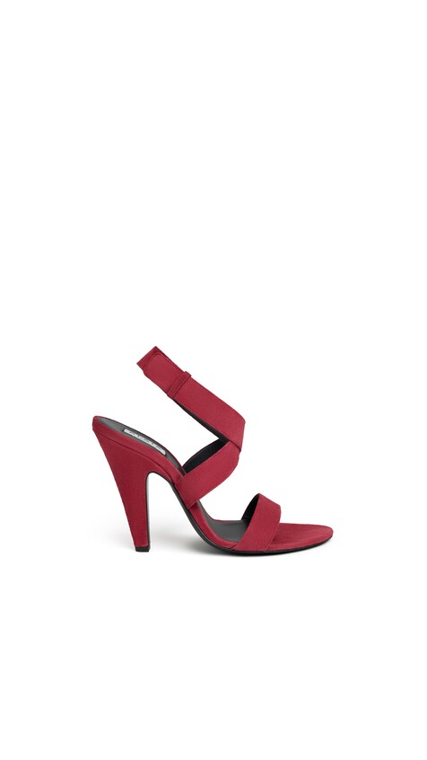 ALA&Iuml;A CONE SANDALS IN SUEDE CARMINE