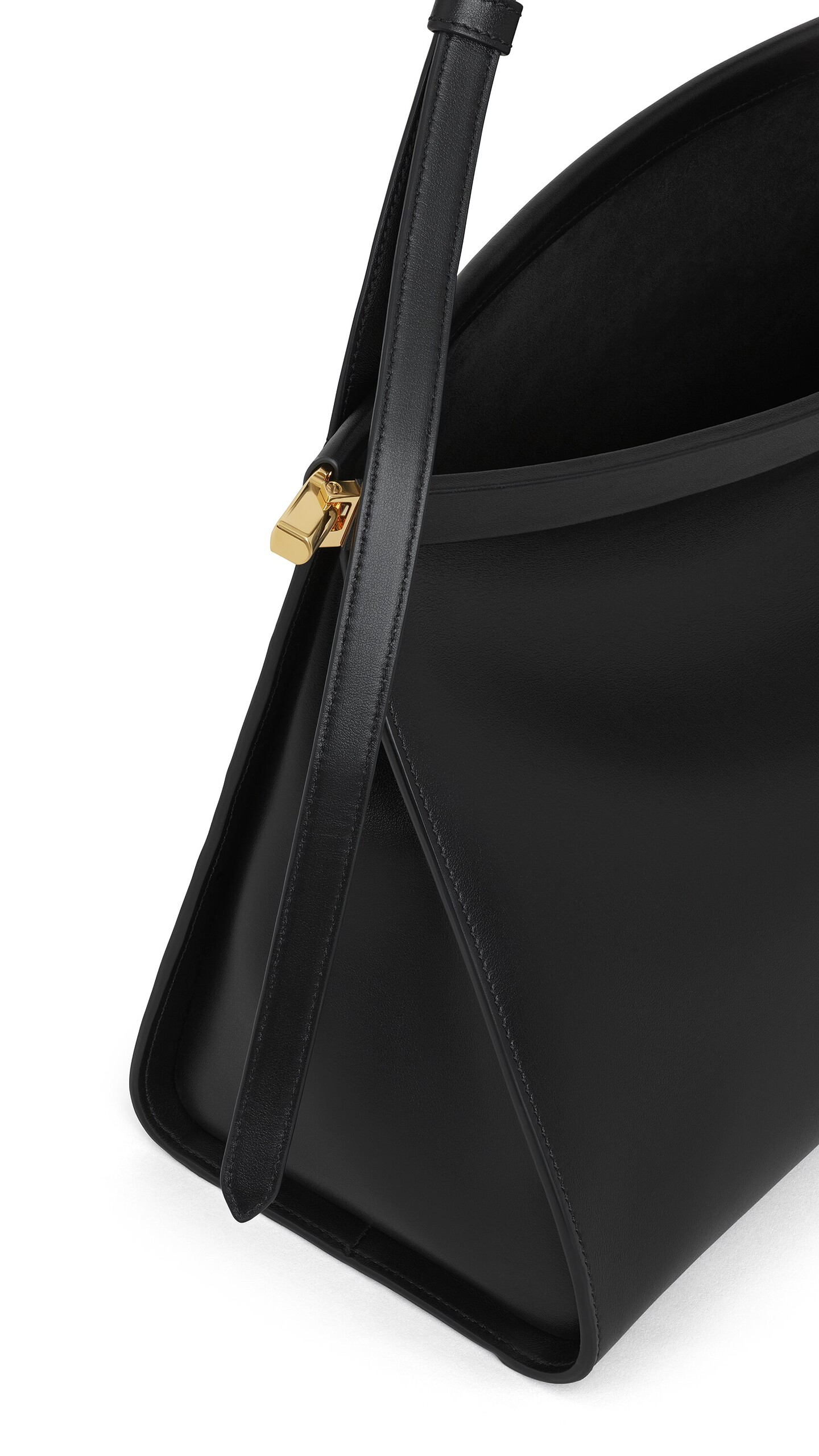 ALA&Iuml;A LE CLICK EAST WEST LARGE BAG IN CALFSKIN BLACK - View 3