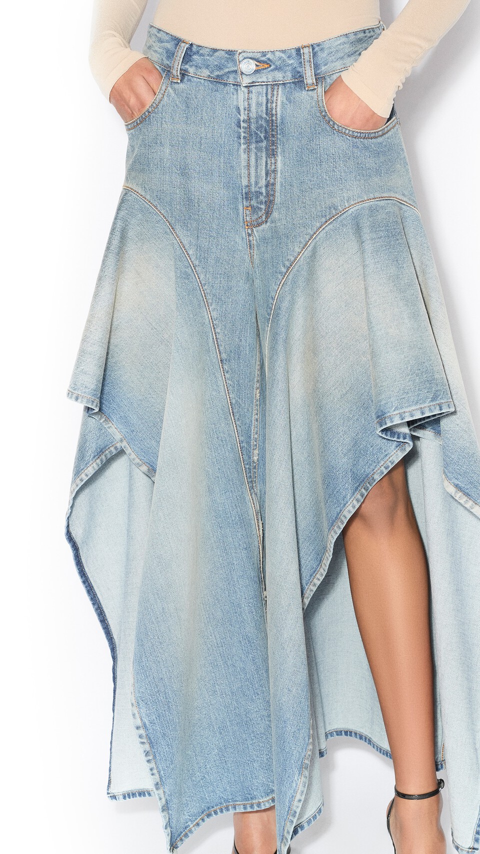 ALA&Iuml;A RUFFLE FADED JEANS FADED BLUE - View 4