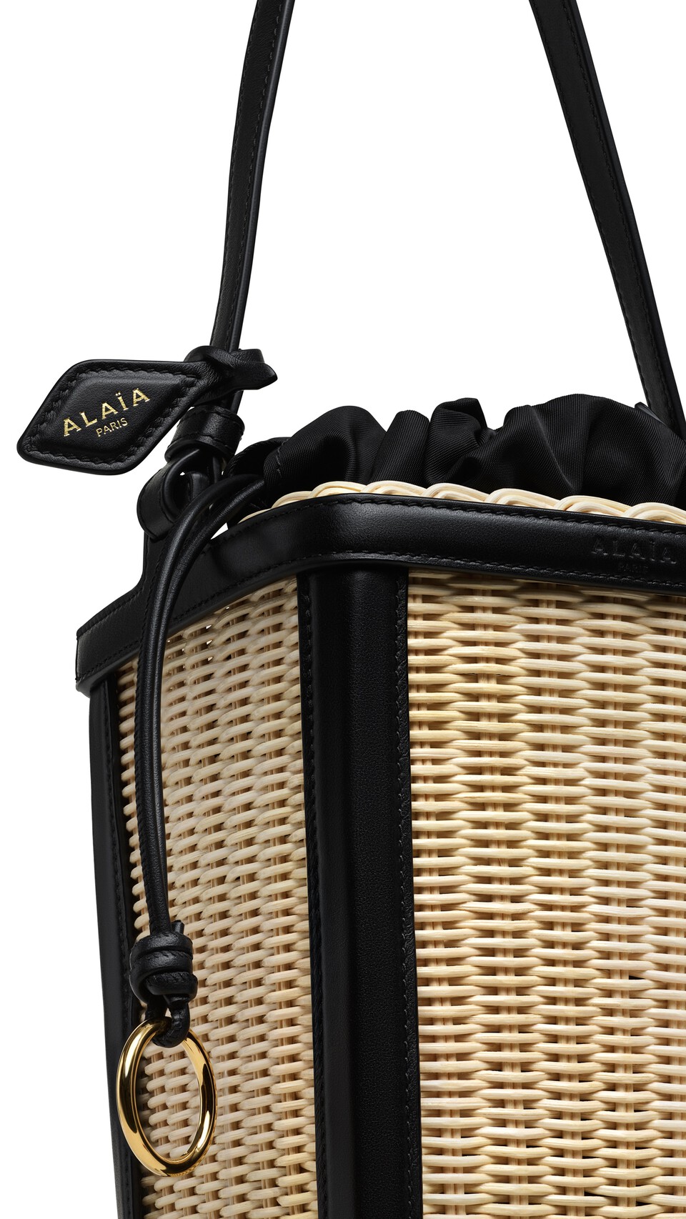 ALA&Iuml;A BUCKET SMALL BAG IN WICKER BLACK - View 4