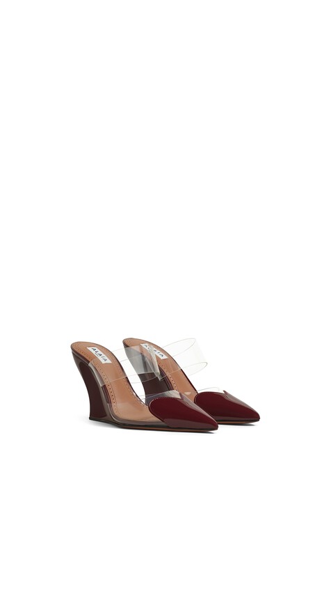 ALA&Iuml;A LE C&OElig;UR WEDGE MULES IN PATENT LEATHER GARNET RED - View 2
