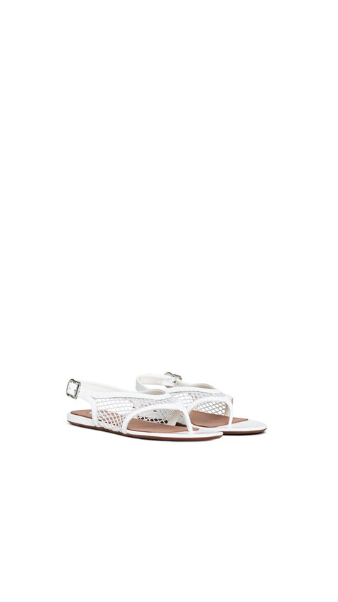 ALA&Iuml;A FISHNET THONG SANDALS IN PATENT CALFSKIN OPTICAL WHITE - View 2
