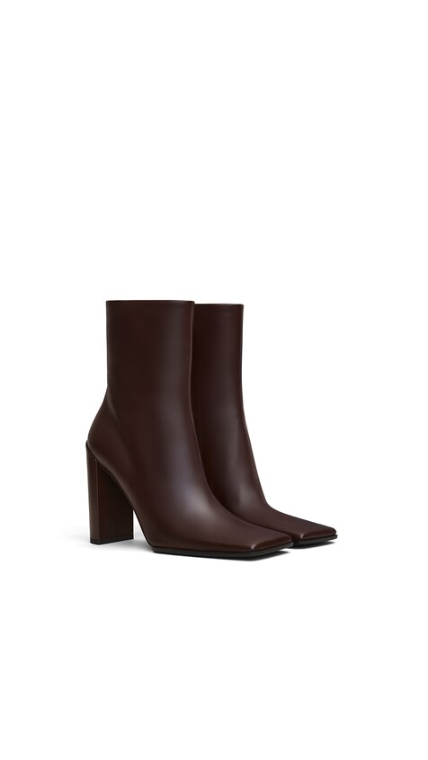 SQUARE ANKLE BOOTS IN CALFSKIN