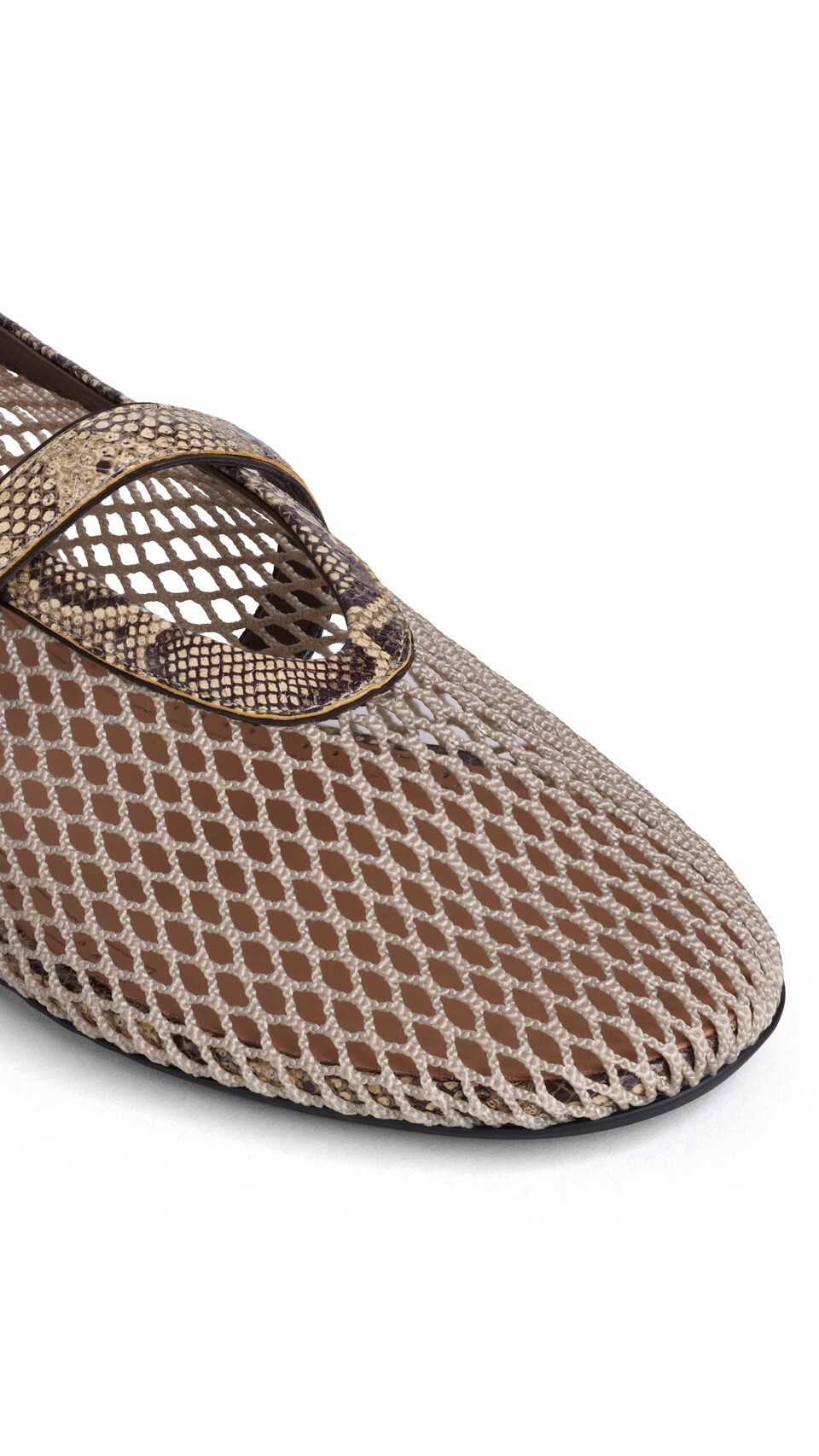 ALA&Iuml;A BALLET FLATS IN FISHNET AND AYERS LEATHER HONEY - View 3