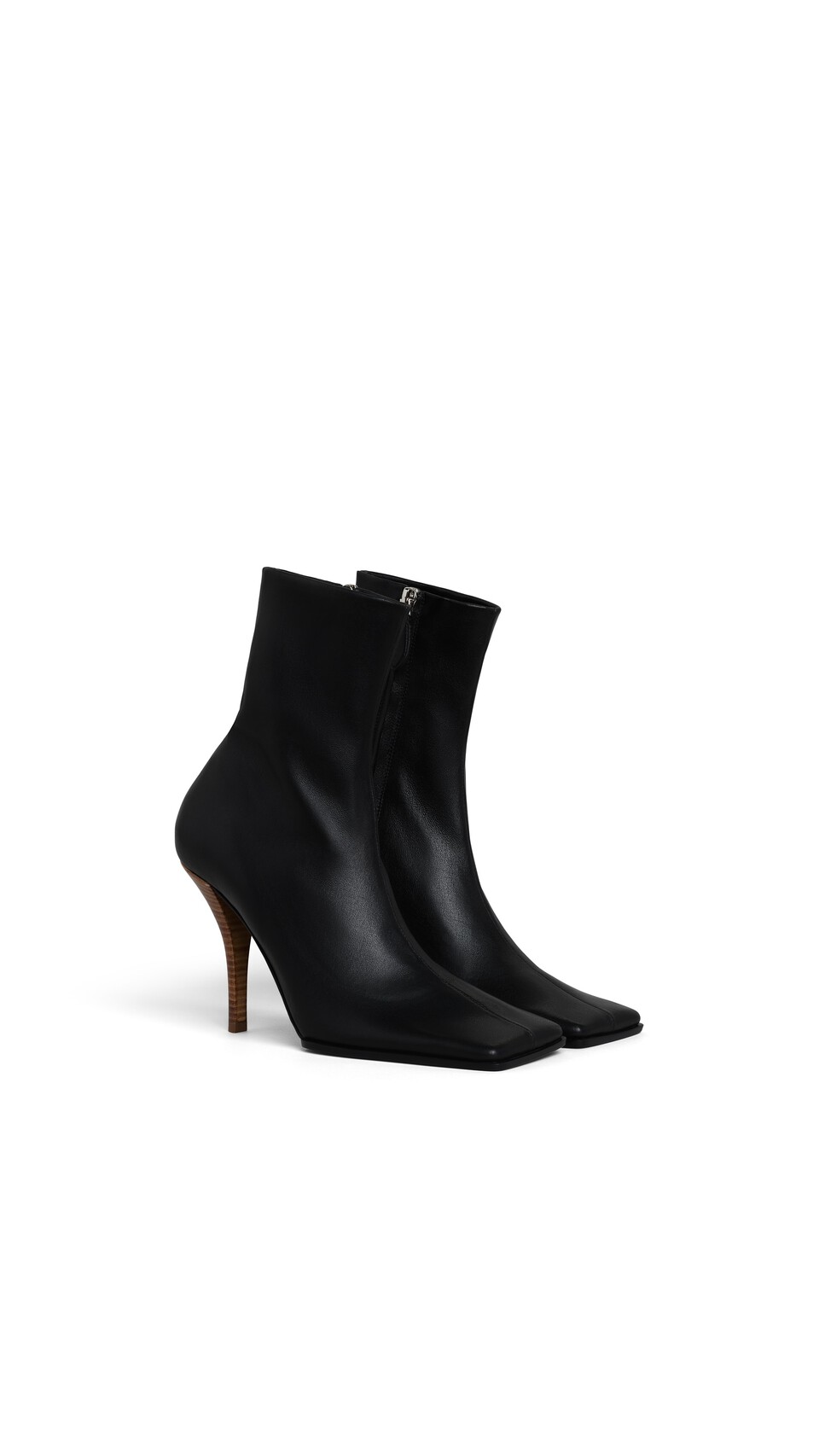 ALA&Iuml;A SOFT SQUARE BOOTS IN LEATHER BLACK - View 2