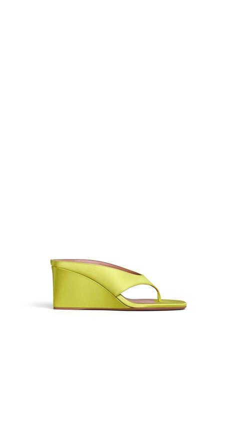 ALA&Iuml;A CUBE THONG MULES IN SATIN LIME