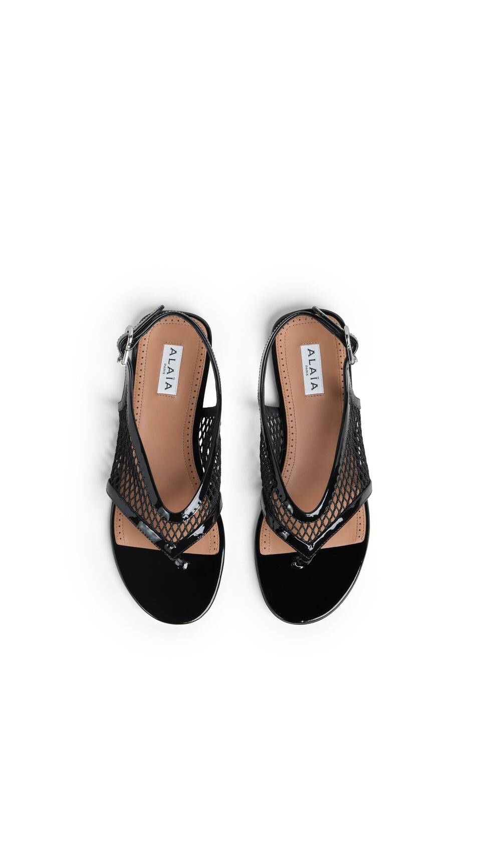ALA&Iuml;A FISHNET THONG SANDALS IN PATENT CALFSKIN BLACK - View 4