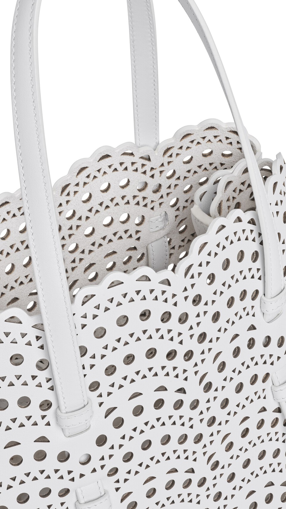 ALA&Iuml;A MINA 25 BAG IN VIENNE WAVE CALFSKIN OFF-WHITE - View 3