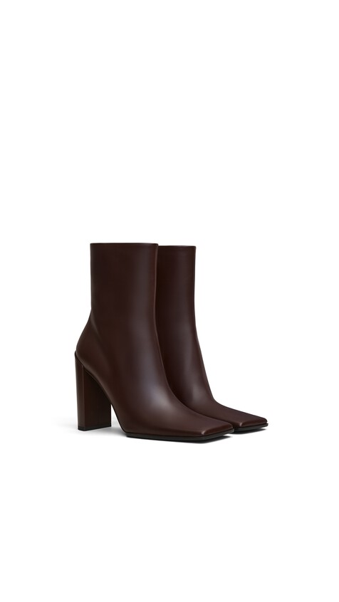 SQUARE ANKLE BOOTS IN CALFSKIN