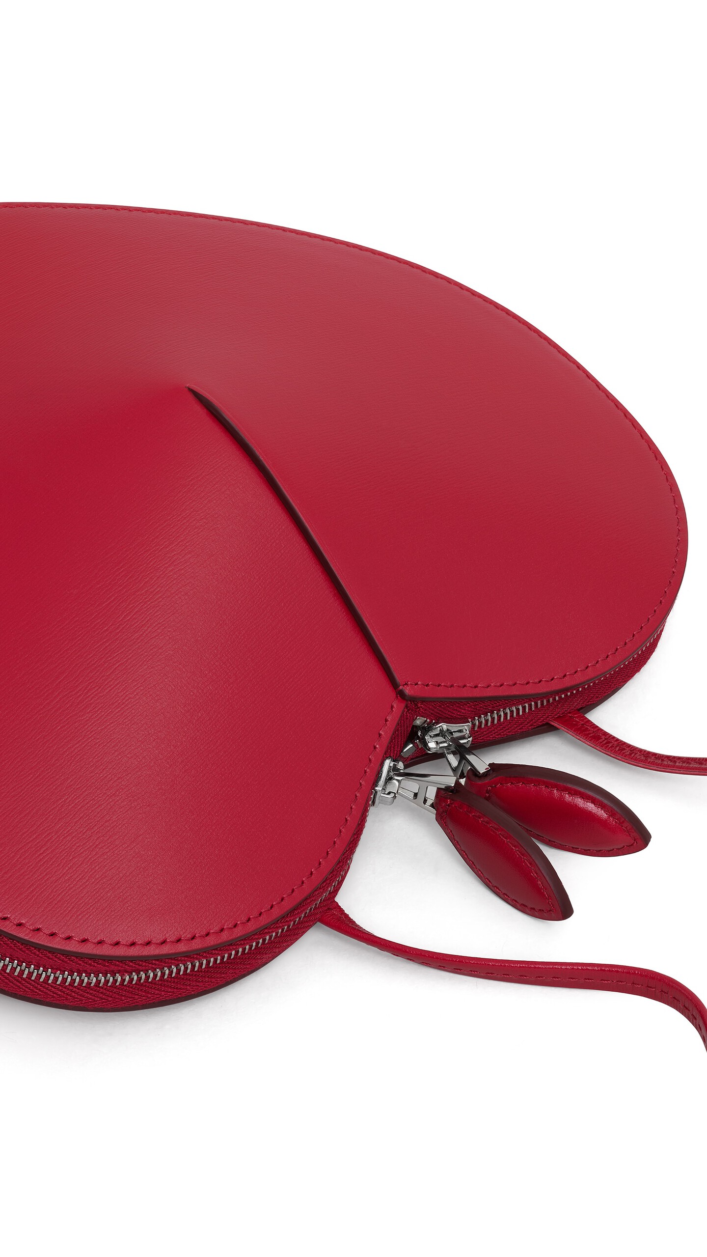 ALA&Iuml;A LE C&OElig;UR BAG IN CALFSKIN RED - View 3