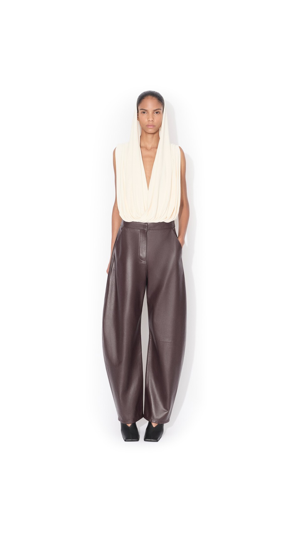 ALA&Iuml;A HOODED VISCOSE BODYSUIT PANNA COTTA - View 3